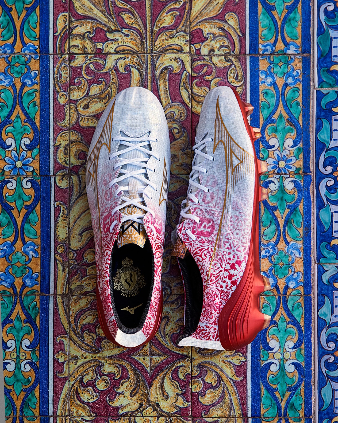 crampons mizuno sergio ramos