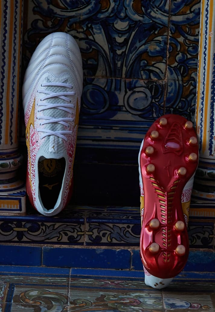crampons mizuno sergio ramos