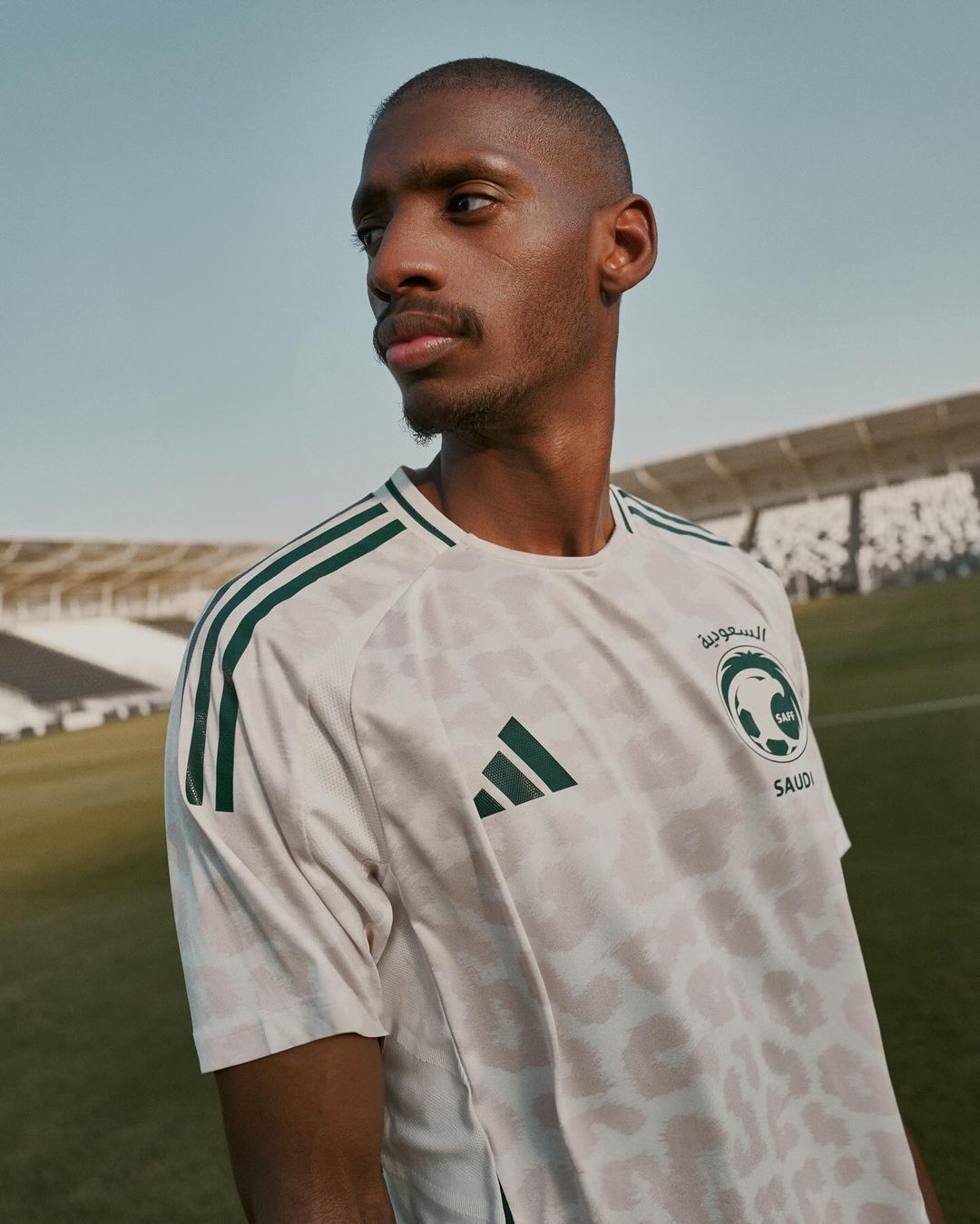 maillot 2024 2025 arabie saoudite exterieur adidas abdullah al-radeef