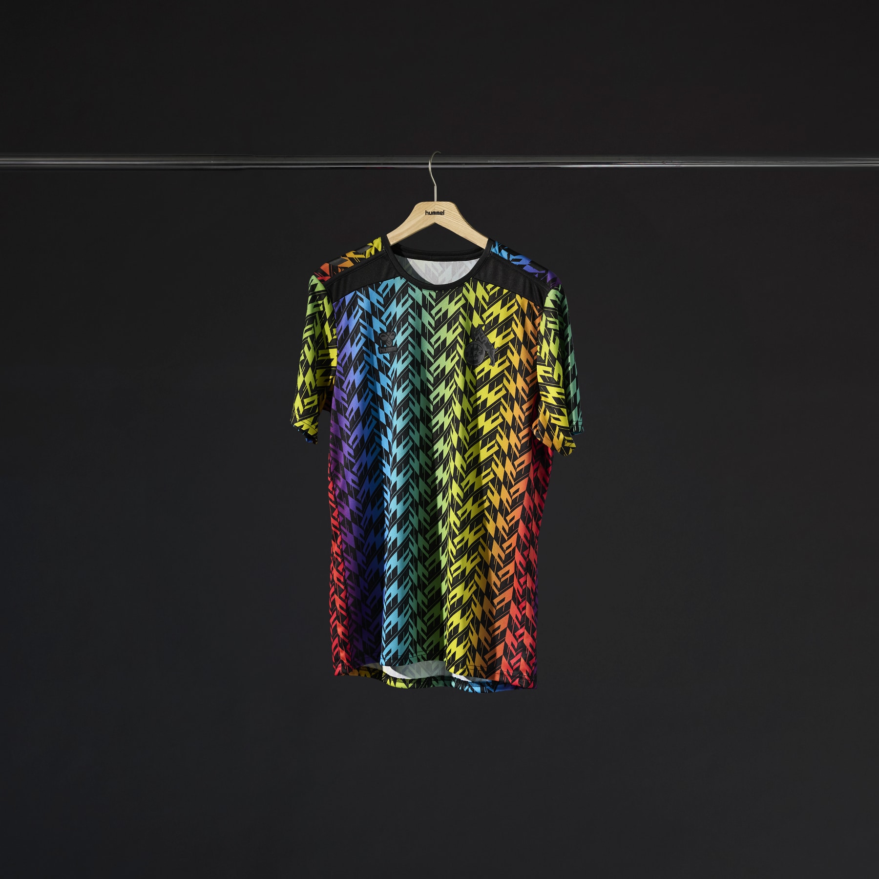 maillot hummel campagne equality inclusion
