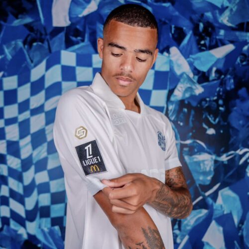 Image de l'article Pourquoi Mason Greenwood porte des chaussures entièrement noires ?