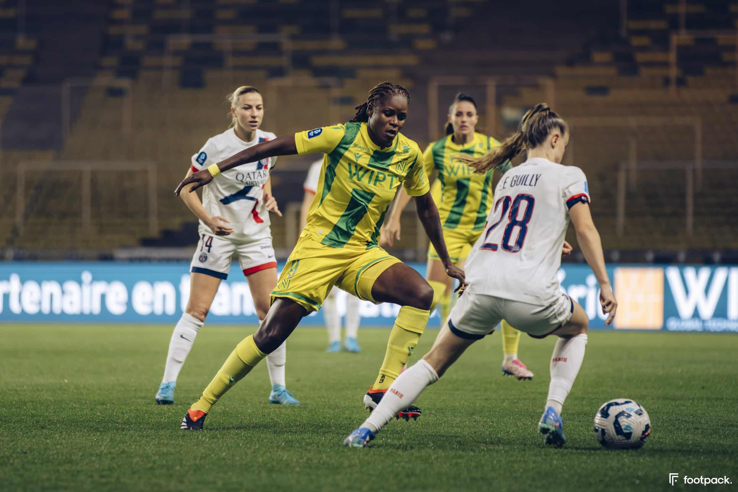 au stade fc nantes psg arkema premiere ligue
