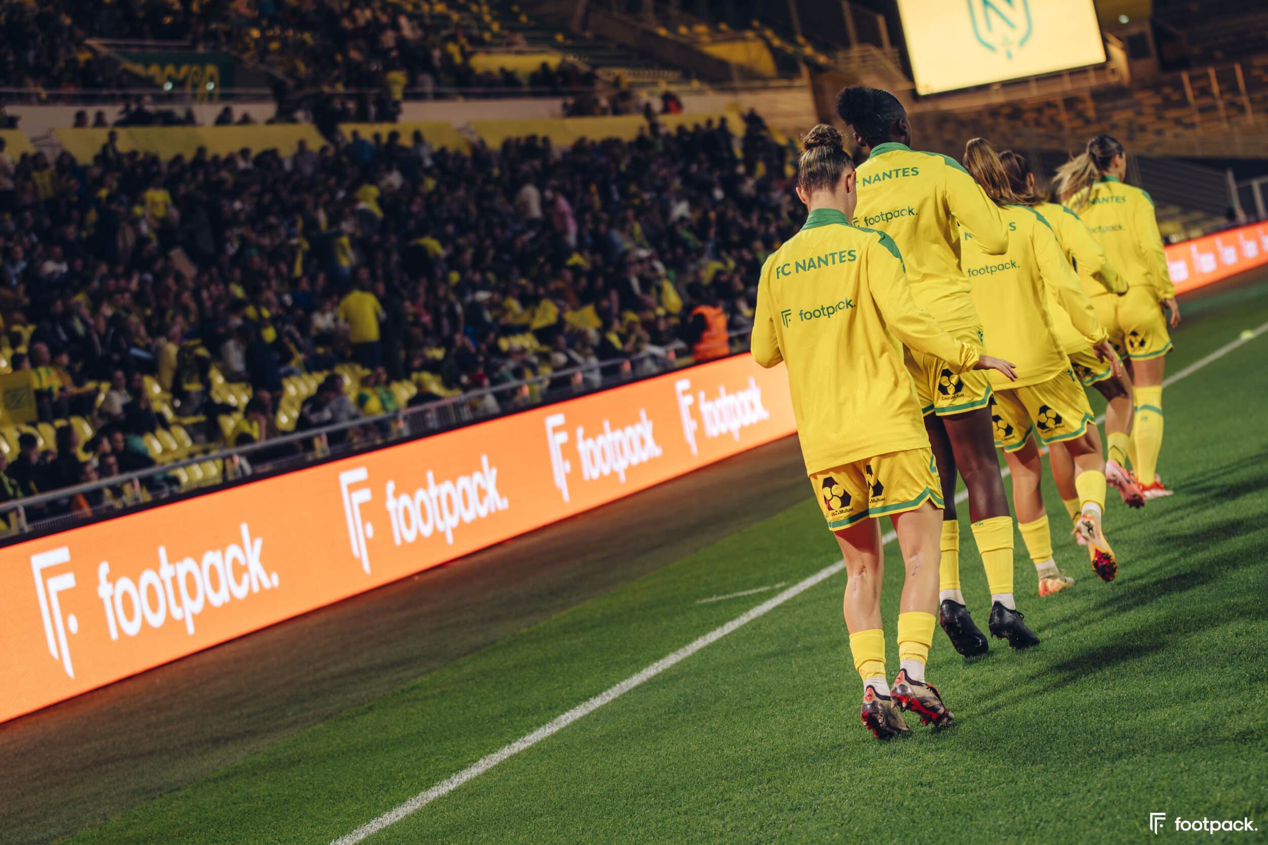 au stade fc nantes psg arkema premiere ligue