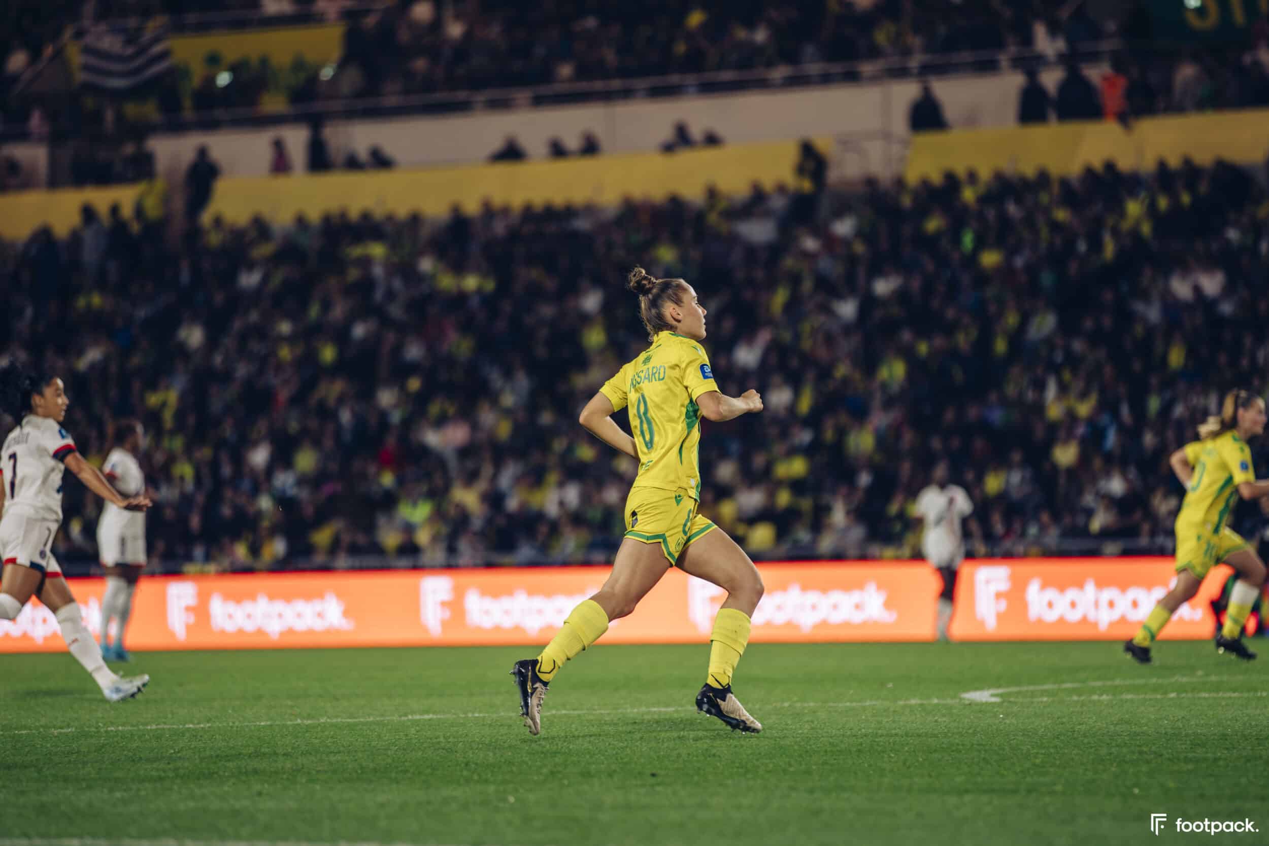 au stade fc nantes psg arkema premiere ligue