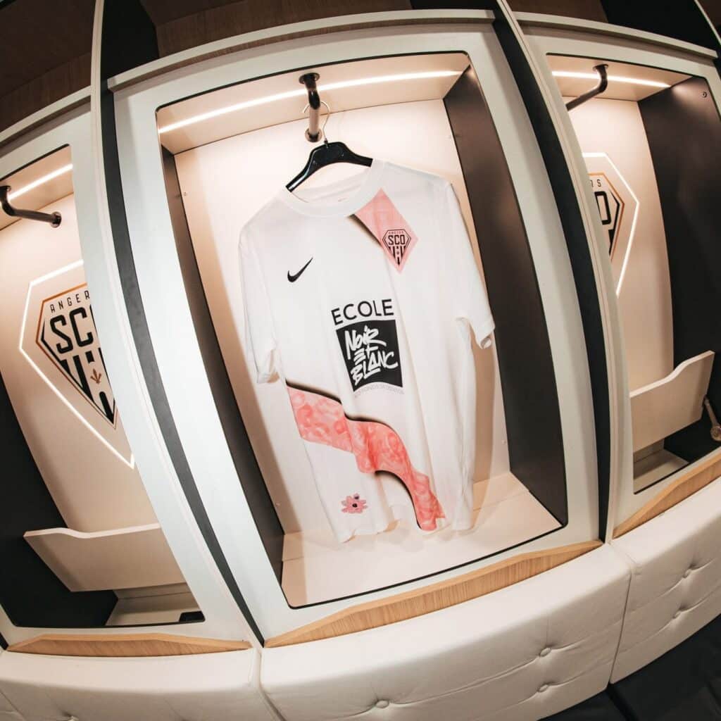 maillot angers octobre rose saint-etienne kamal hill