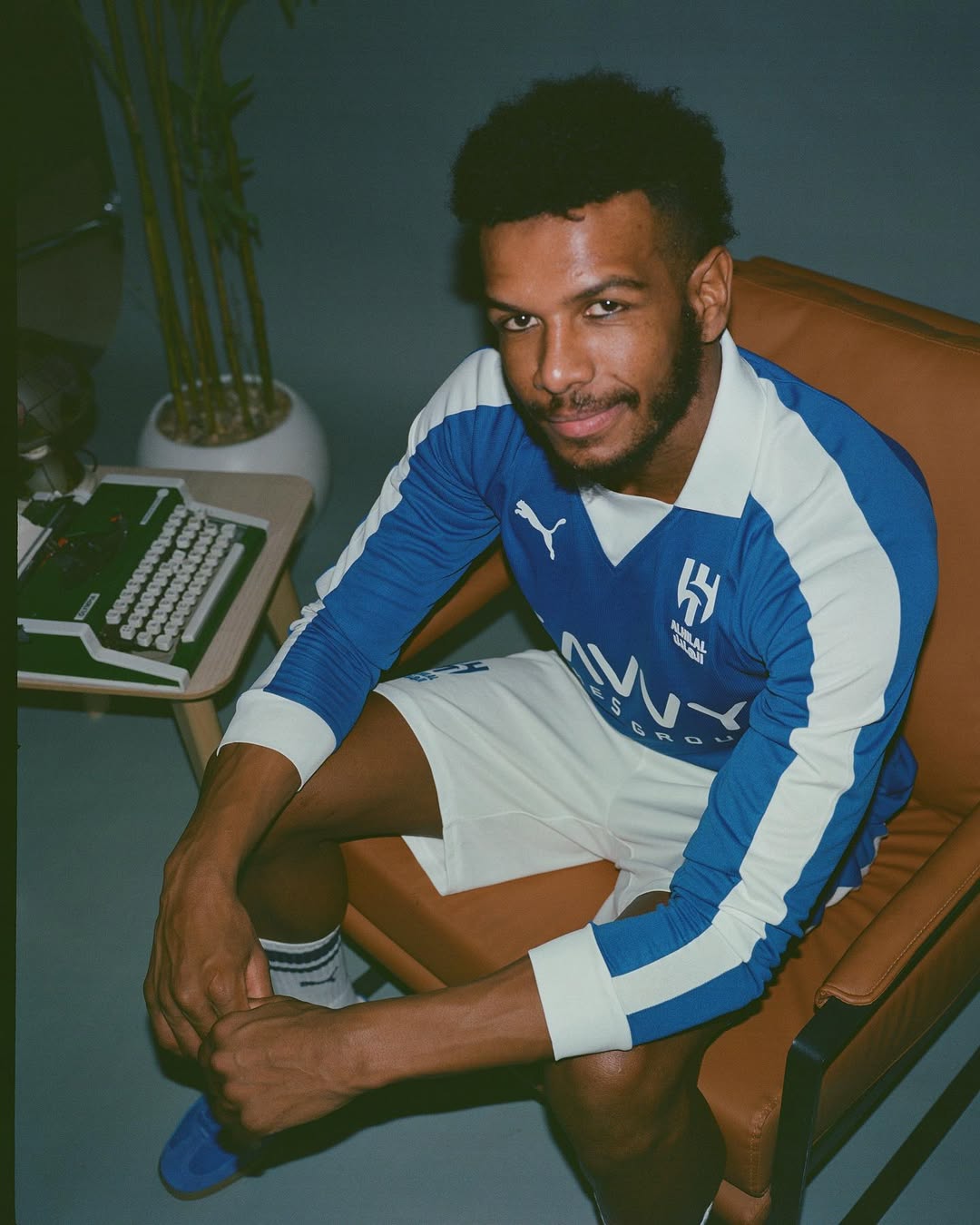 maillot anniversaire al hilal 67 ans interdit puma