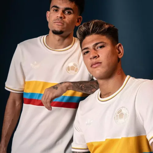 Image de l'article La Colombie fête ses 100 ans avec un maillot complètement fou