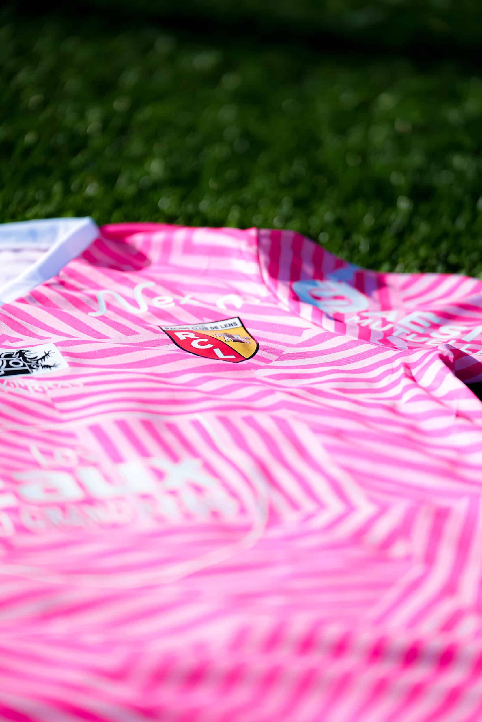 maillot de foot lens octobre rose
