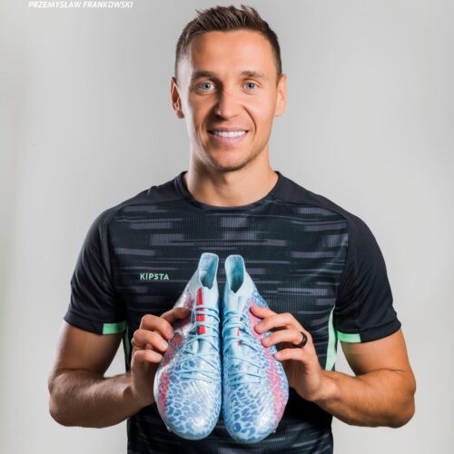 Image de l'article Qui sont les 8 joueurs de Ligue 1 qui ne portent pas de crampons adidas, Nike ou PUMA ?