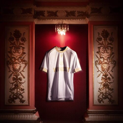 Image de l'article L'incroyable maillot anniversaire du club bulgare du CSKA Sofia