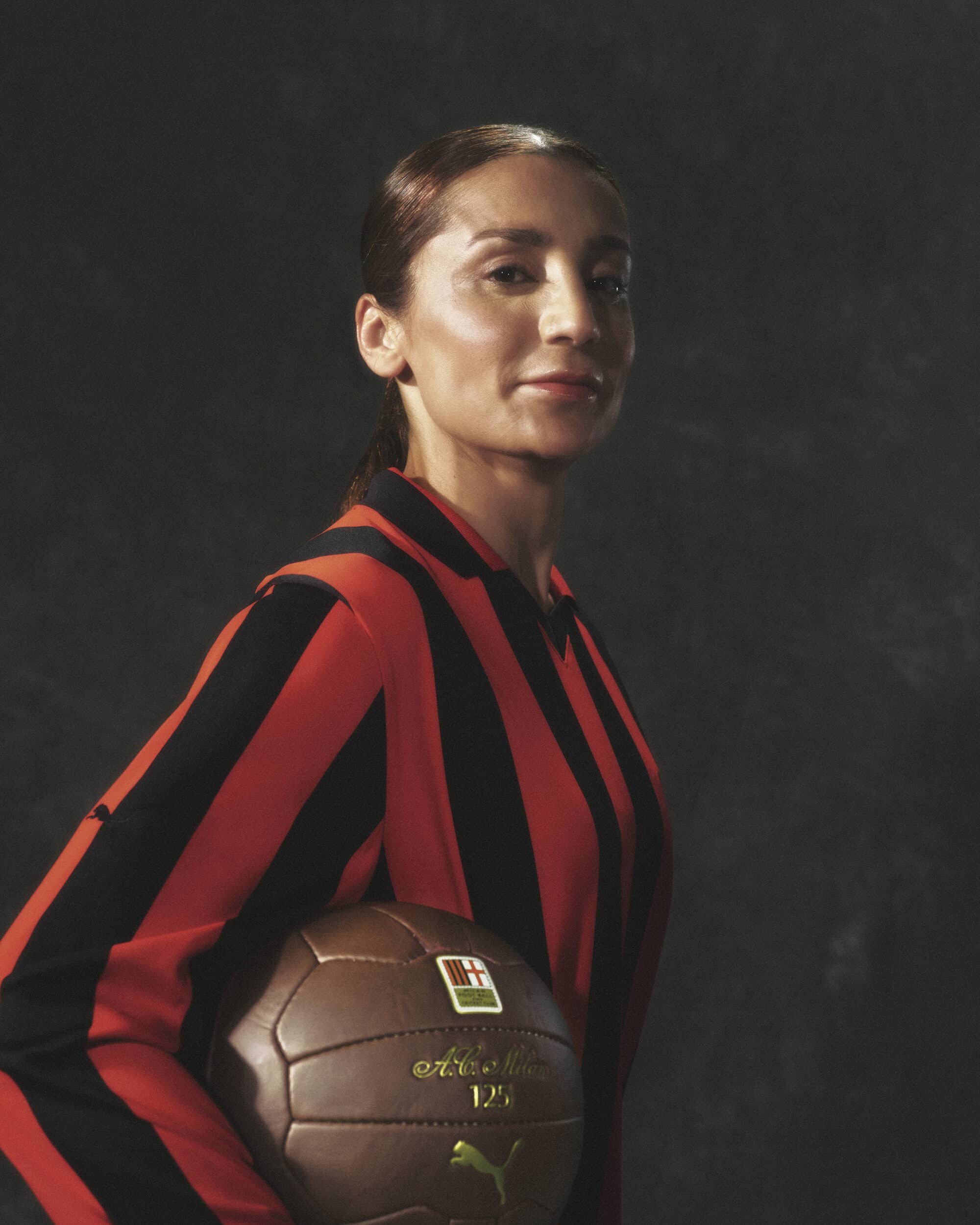 Le Maillot Pour Les 125 Ans De L'AC Milan En Seulement 1899 Exemplaires Est Dispo