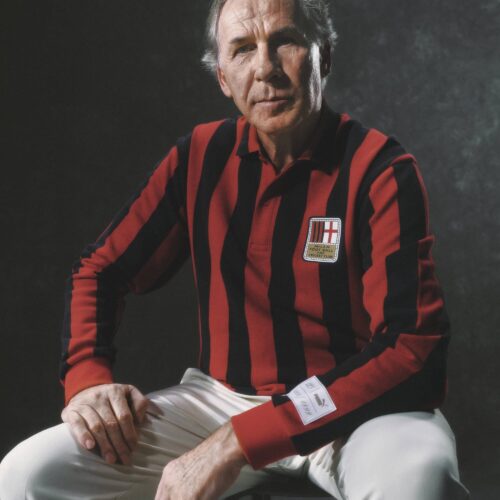 Image de l'article Le maillot anniversaire de l'AC Milan, pensé par les fans, dévoilé par PUMA