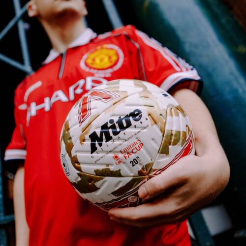 Image de l'article Un ballon spécial pour Manchester United en FA Cup