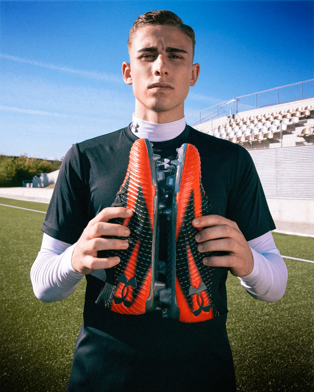 La National Football League annonce qu'Under Armour sera son partenaire officiel pour les chaussures et les gants