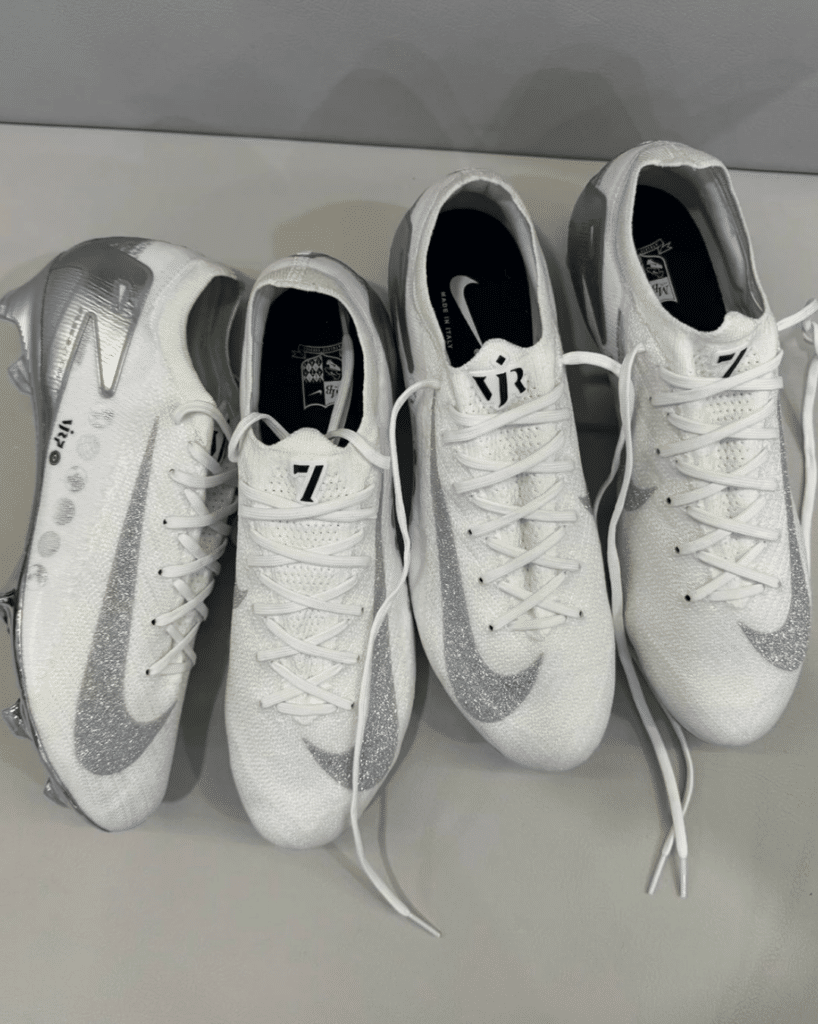 chaussure-de-foot-crampons-signatures vinicius the best 2024 2025 nike mercurial