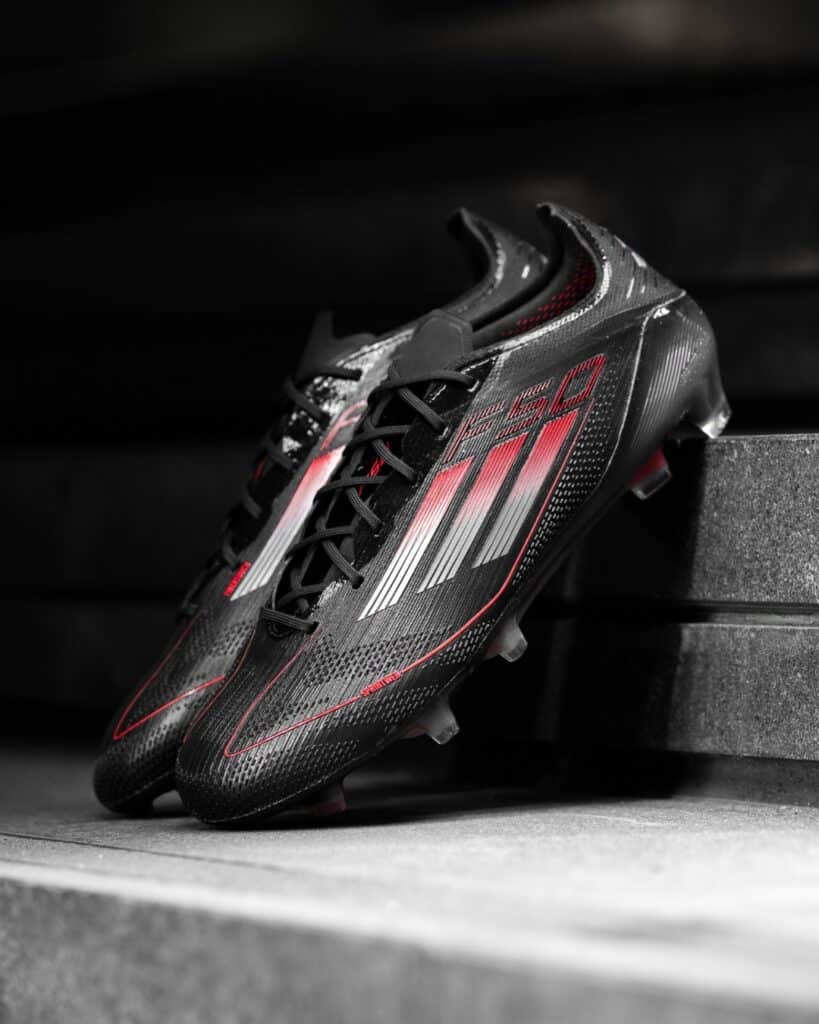 chaussure de foot adidas black stealth