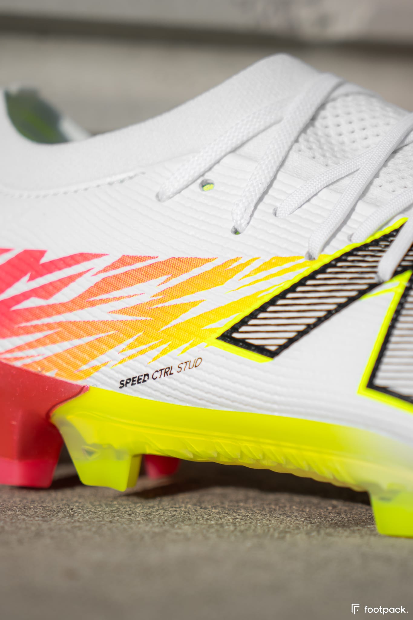 chaussure de foot new balance furon v8