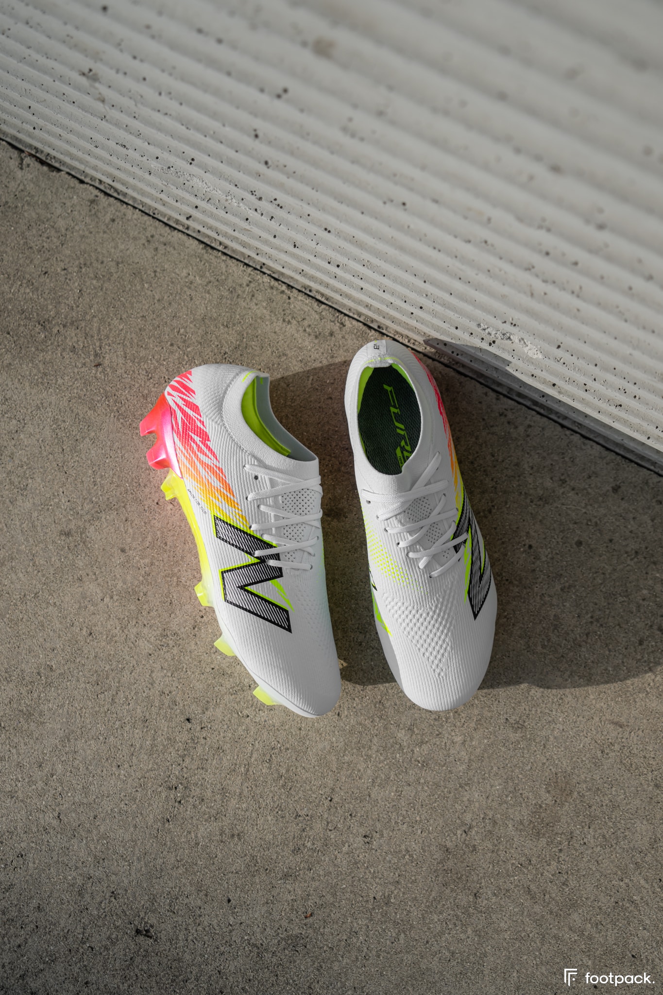 chaussure de foot new balance furon v8