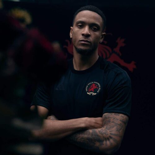Image de l'article Aston Villa dévoile un maillot spécial pour ses 150 ans