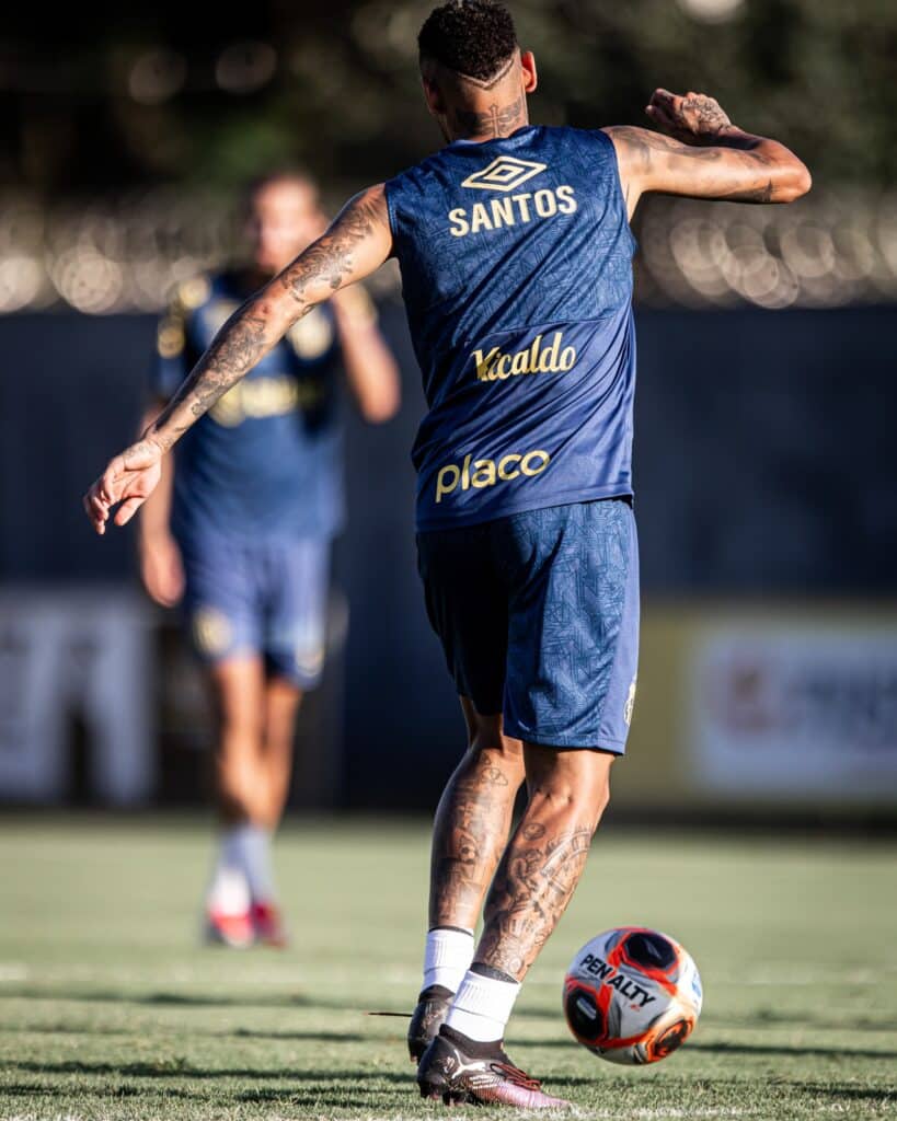 ballon penalty neymar critique