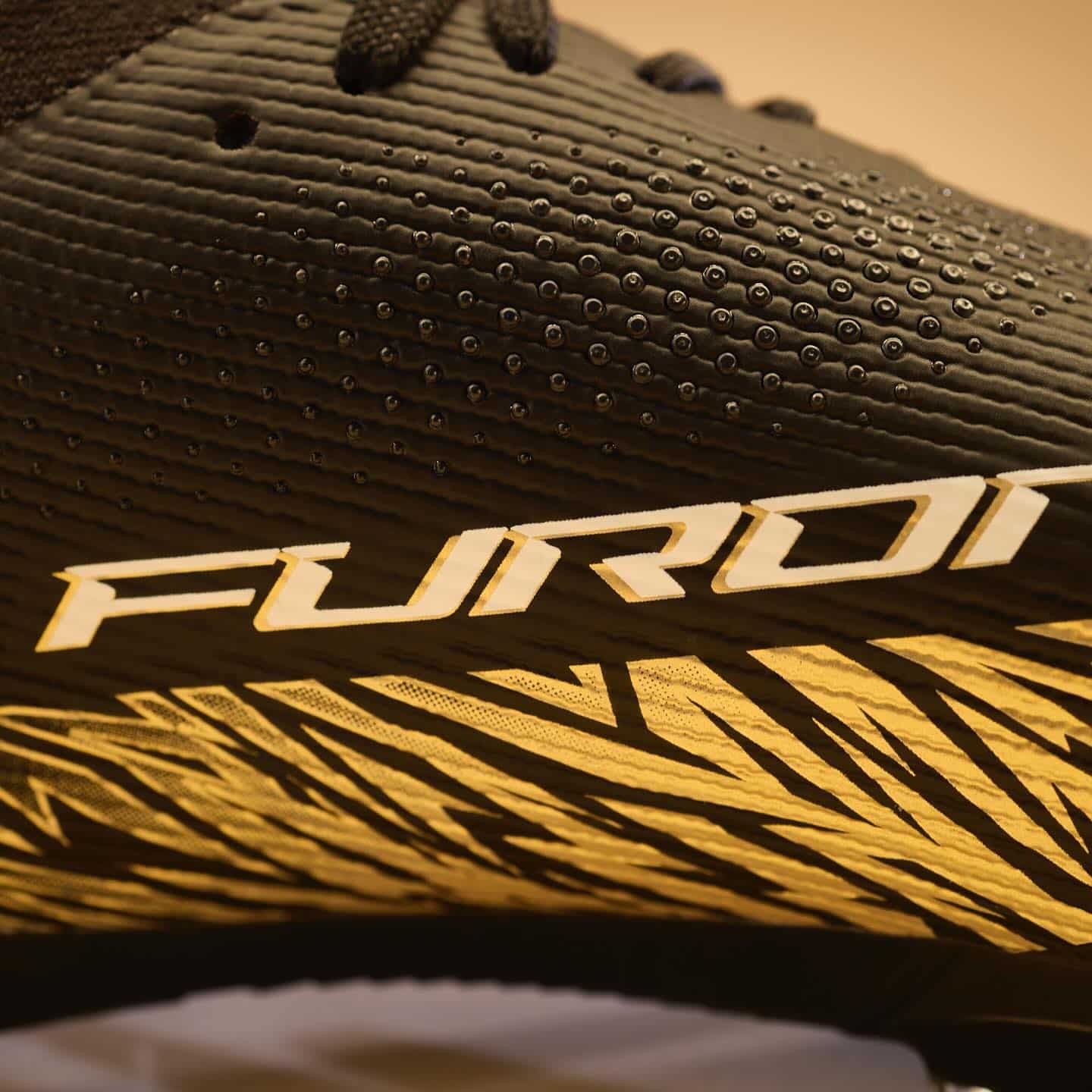 crampons new balance furon anniversaire