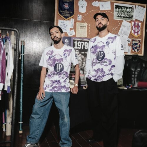 Image de l'article Visionnaire, la marque de BigFlo & Oli s'invite sur maillot third du TFC