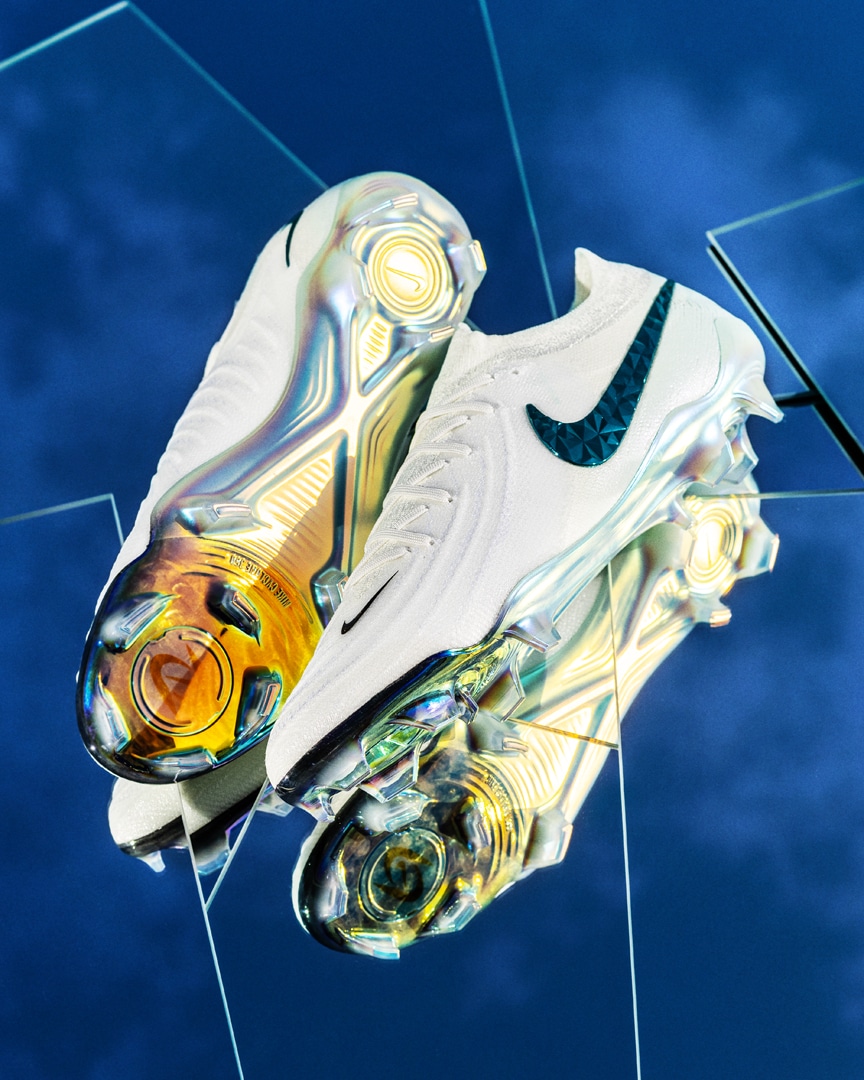 Chaussures de foot crampons nike pack chromatic