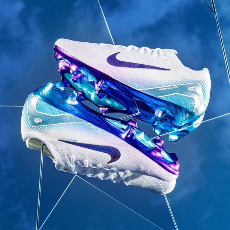 Chaussures de foot crampons nike pack chromatic