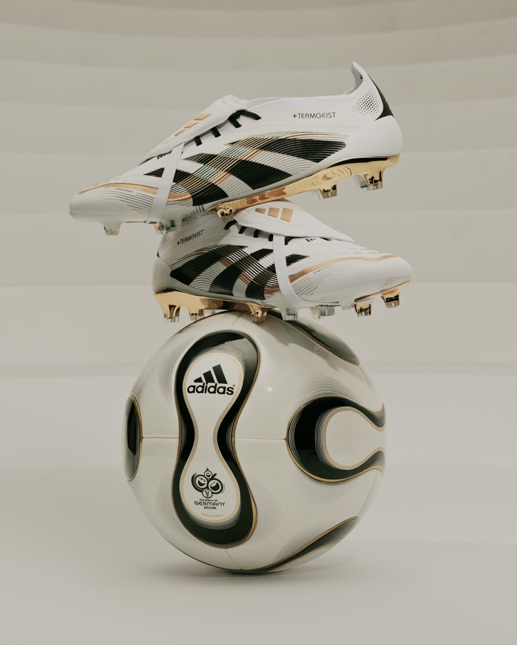 crampons adidas predator teamgeist
