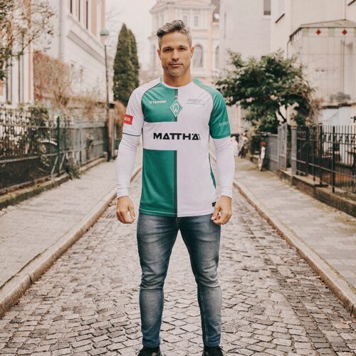Image de l'article Le Werder Brême et hummel imaginent un maillot en hommage à Diego, ancienne gloire du club
