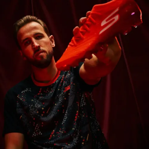 Image de l'article Skechers offre sa première chaussure signature à Harry Kane !