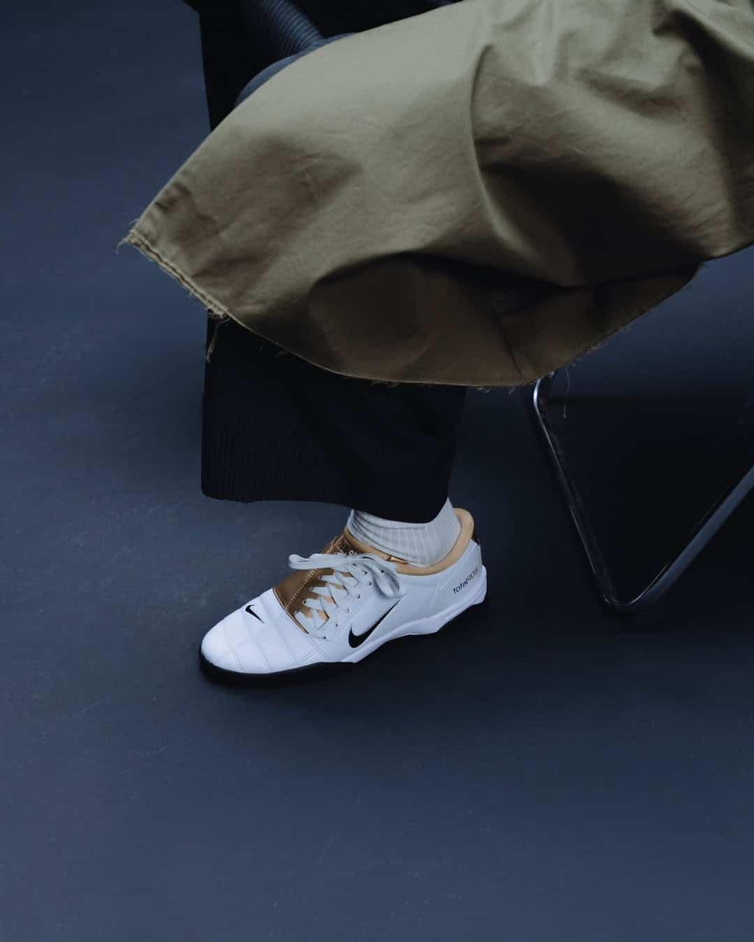 nike total 90 blanc or