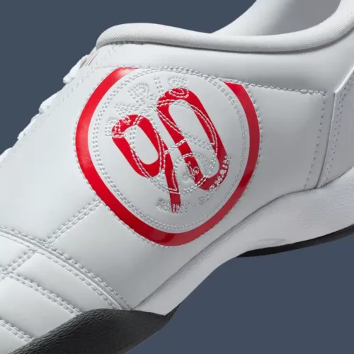 Image de l'article Une Total 90 version PSG débarque dans le game de la sneaker