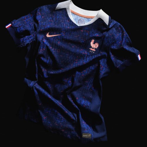 Image de l'article Nike dévoile les maillots de l'équipe de France féminine pour l'Euro