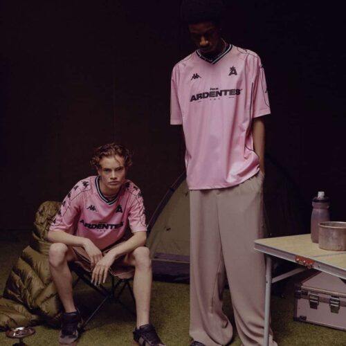 Image de l'article Les maillots de festivals s'imposent comme de nouveaux objets de culte