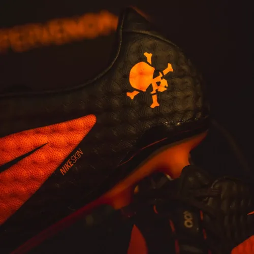 Image de l'article La réédition de la Nike Hypervenom 1 est disponible à la vente !