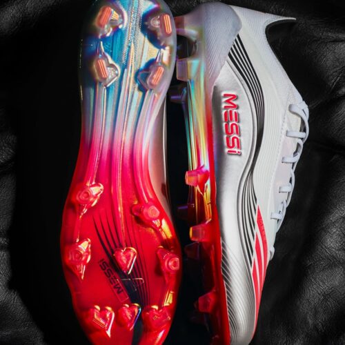 Image de l'article Après 3 mois en Mercurial, Désiré Doué est de retour en adidas F50 !