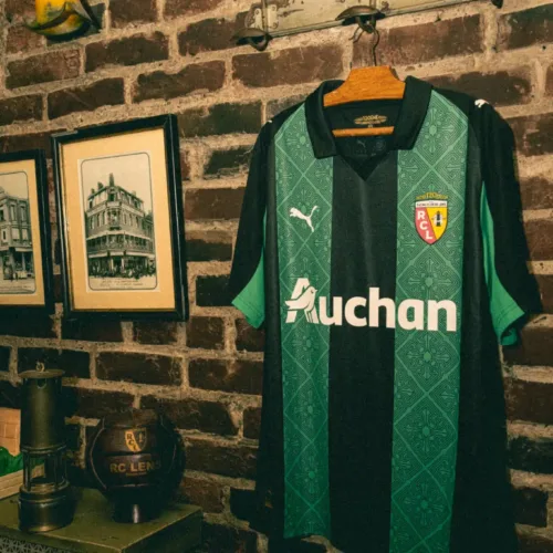 Espérance De Tunis 2020-21 Home Kit