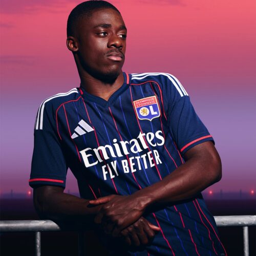 Image de l'article adidas dévoile le maillot extérieur de l'OL 2025-2026