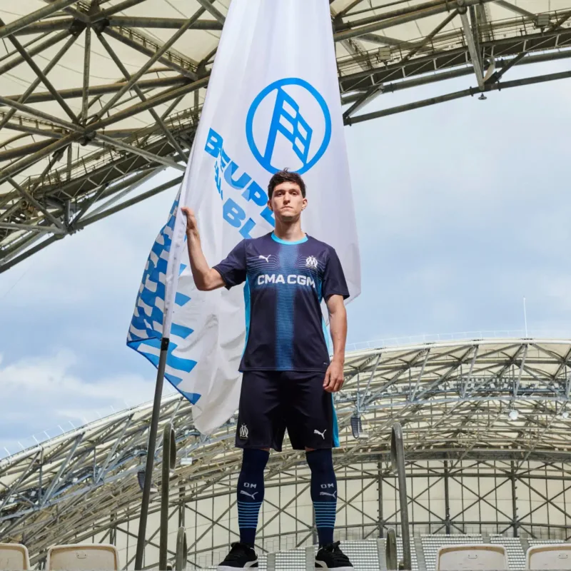 Maillot OM Extérieur 2025/2026 – Puma – Taille M – Neuf Avec étiquettes