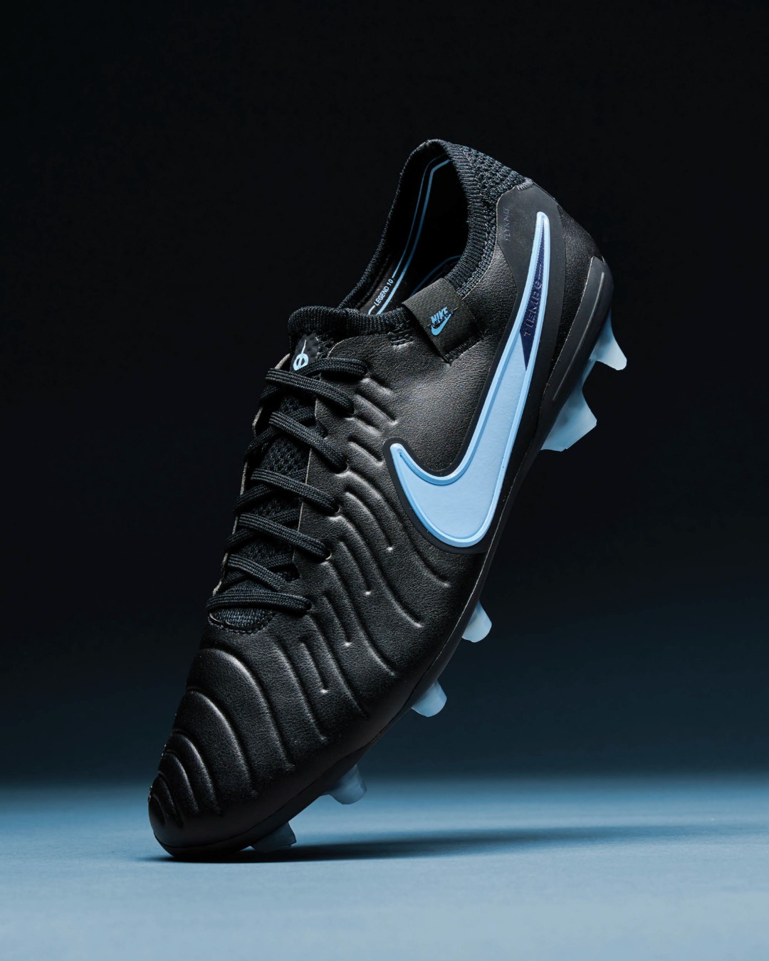 crampons nike black pack 2025 tiempo