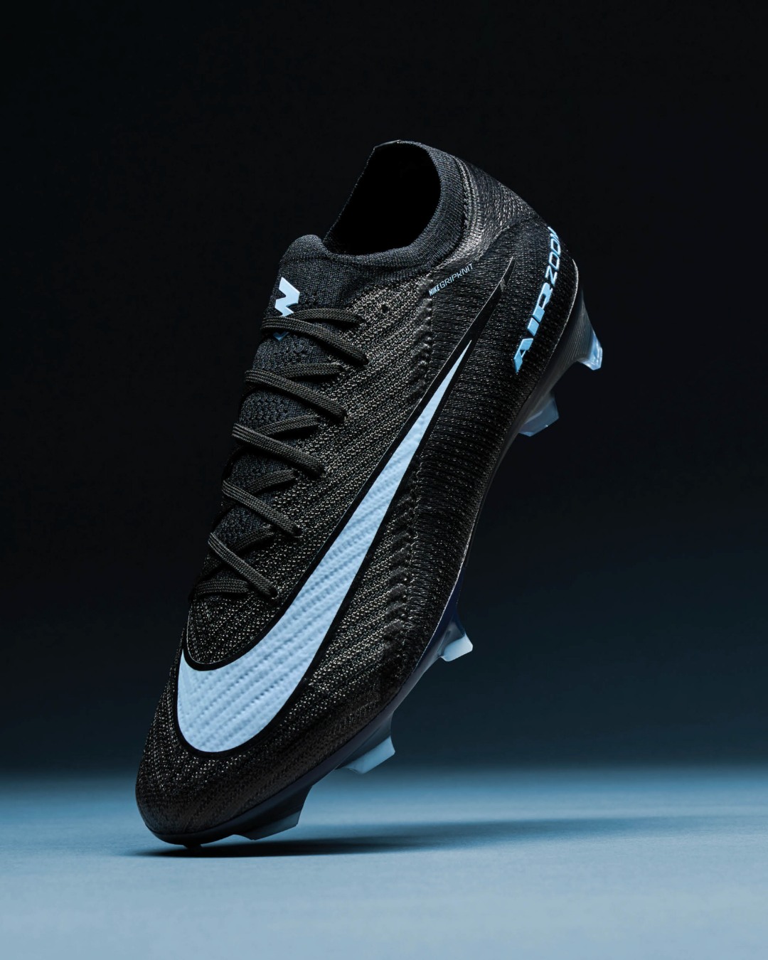 crampons nike black pack 2025 mercurial