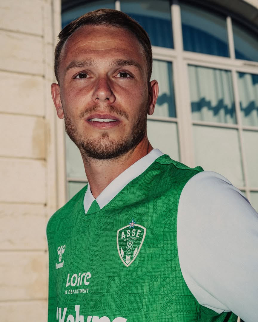 maillot saint etienne 2025 2026 domicile hummel