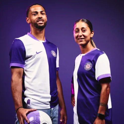 Image de l'article Un design inédit pour le nouveau maillot du TFC 2025-2026