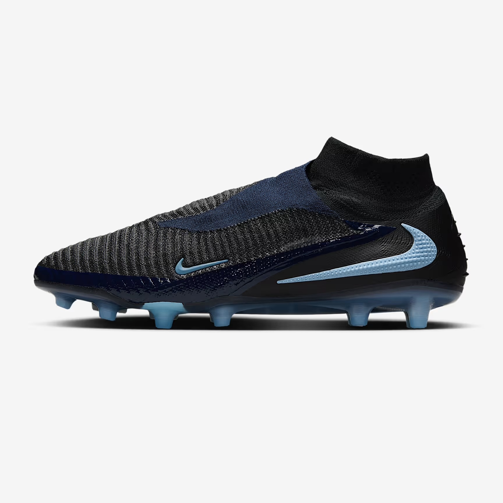 crampons nike black pack 2025