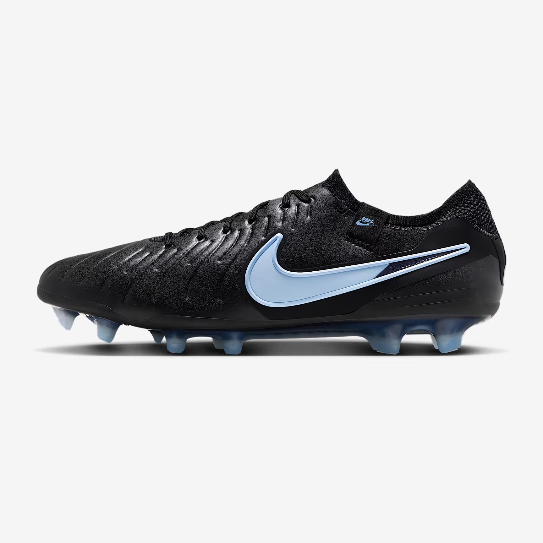 crampons nike black pack 2025