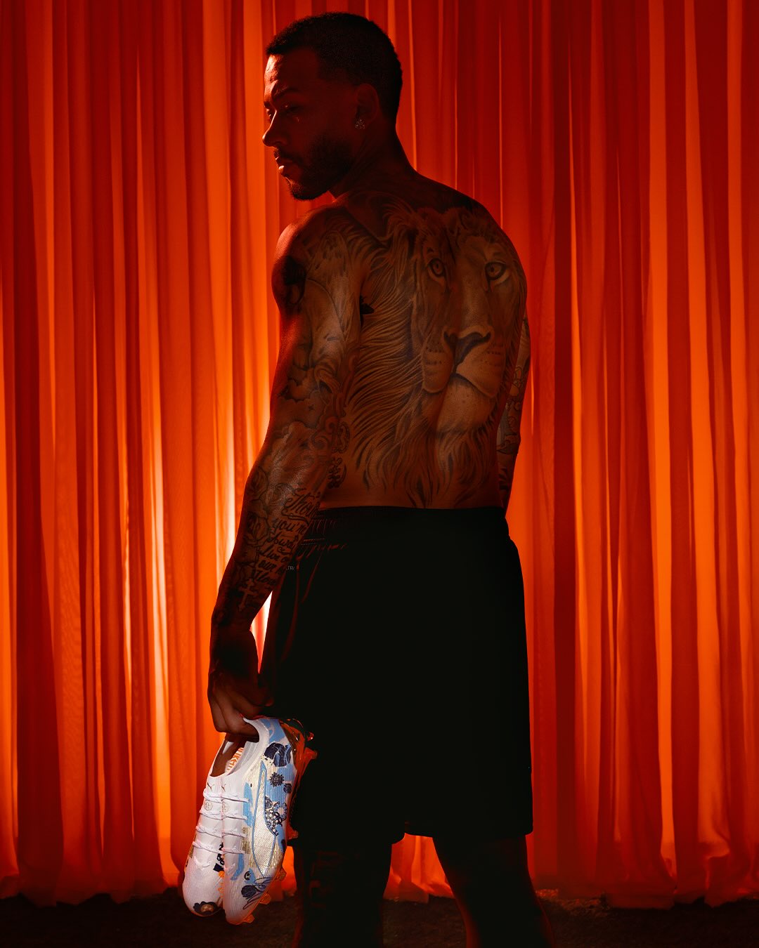 crampon depay memphis record but