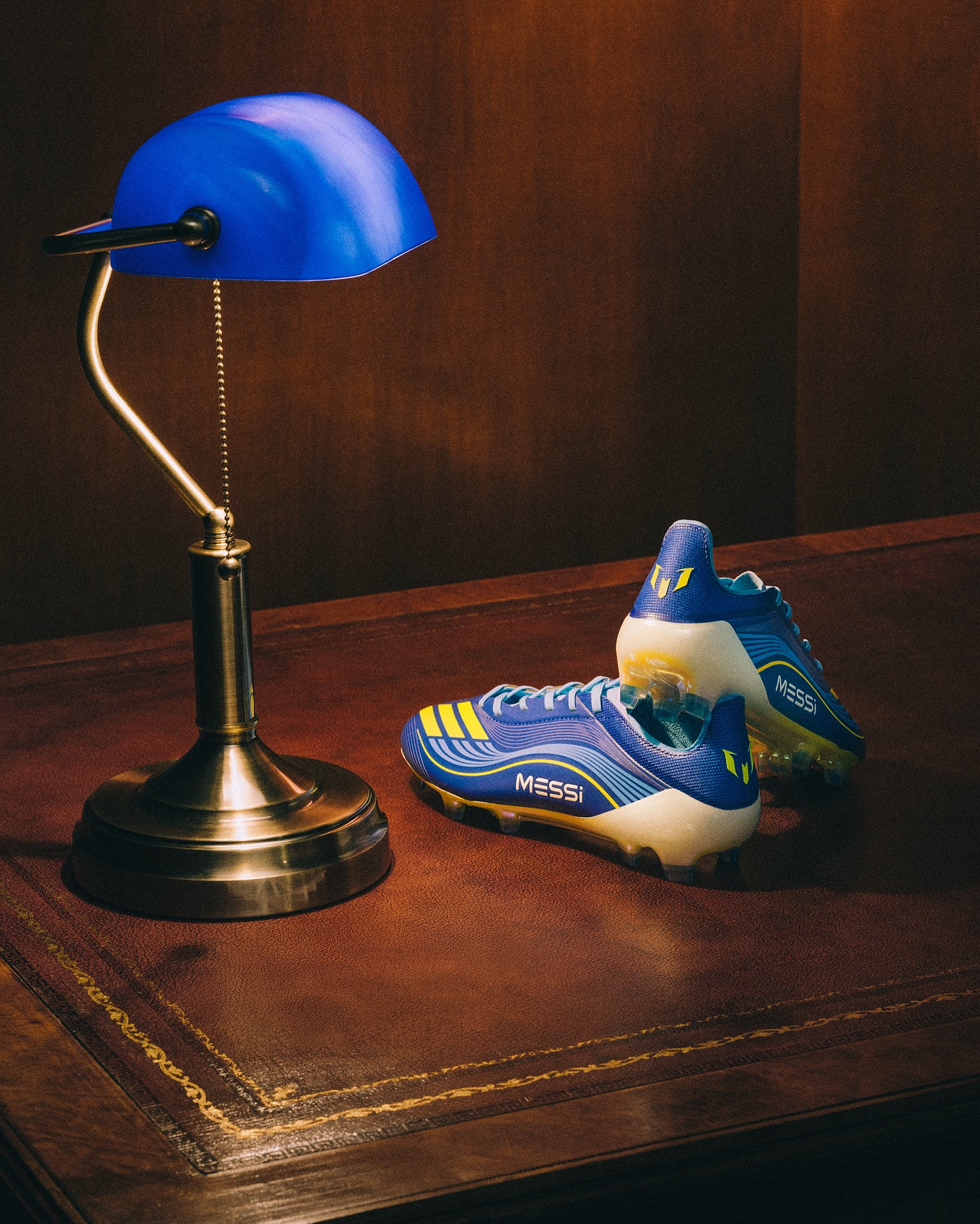 crampon messi F50 bleu vis10n