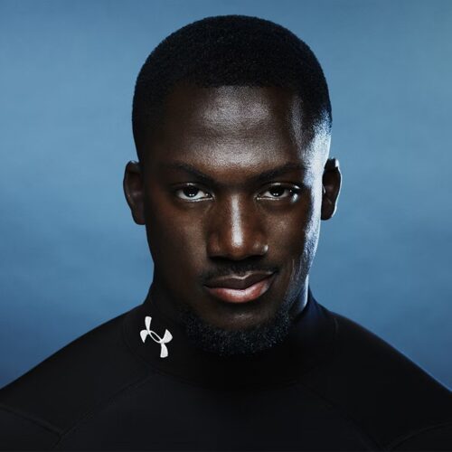 Image de l'article Konaté ne porte déjà plus les crampons Under Armour et joue en Nike masquées !