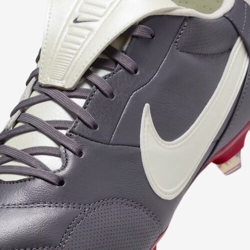 Image de l'article Un nouveau coloris pour la Nike Premier 3, inspiré par une Total 90 !